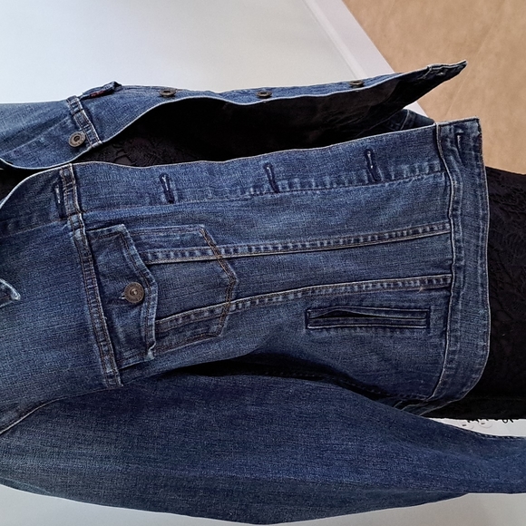 Levi's - Picture 4 of 16